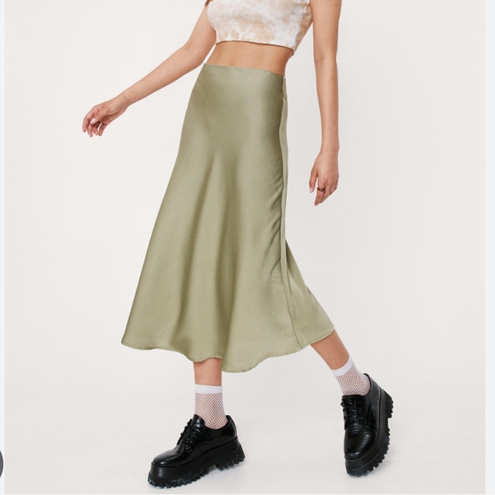 NWT satin midi skirt with elastic waist sage green size us 0 uk 4